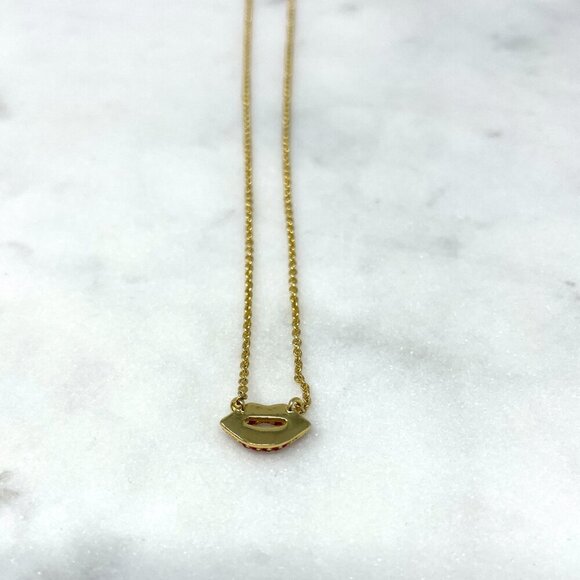 Banana Republic NWT Valentine Themed Red Lips Gold Chain Necklace - Picture 3 of 6